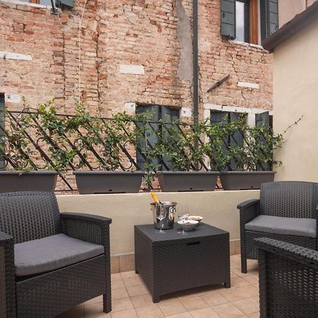 Sant'Aponal Cozy Apartment With Balcony R&R Venice Luaran gambar