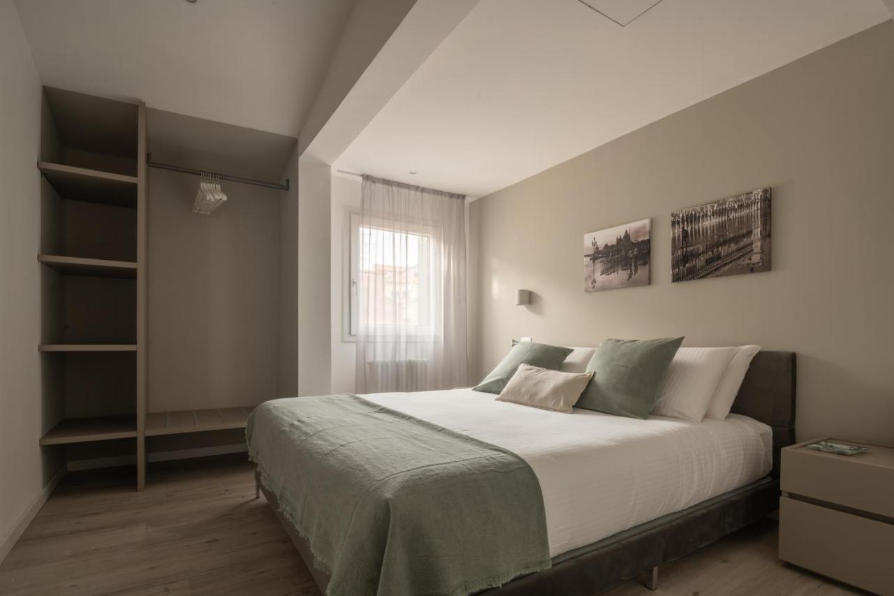 Sant'Aponal Cozy Apartment With Balcony R&R Venice Luaran gambar
