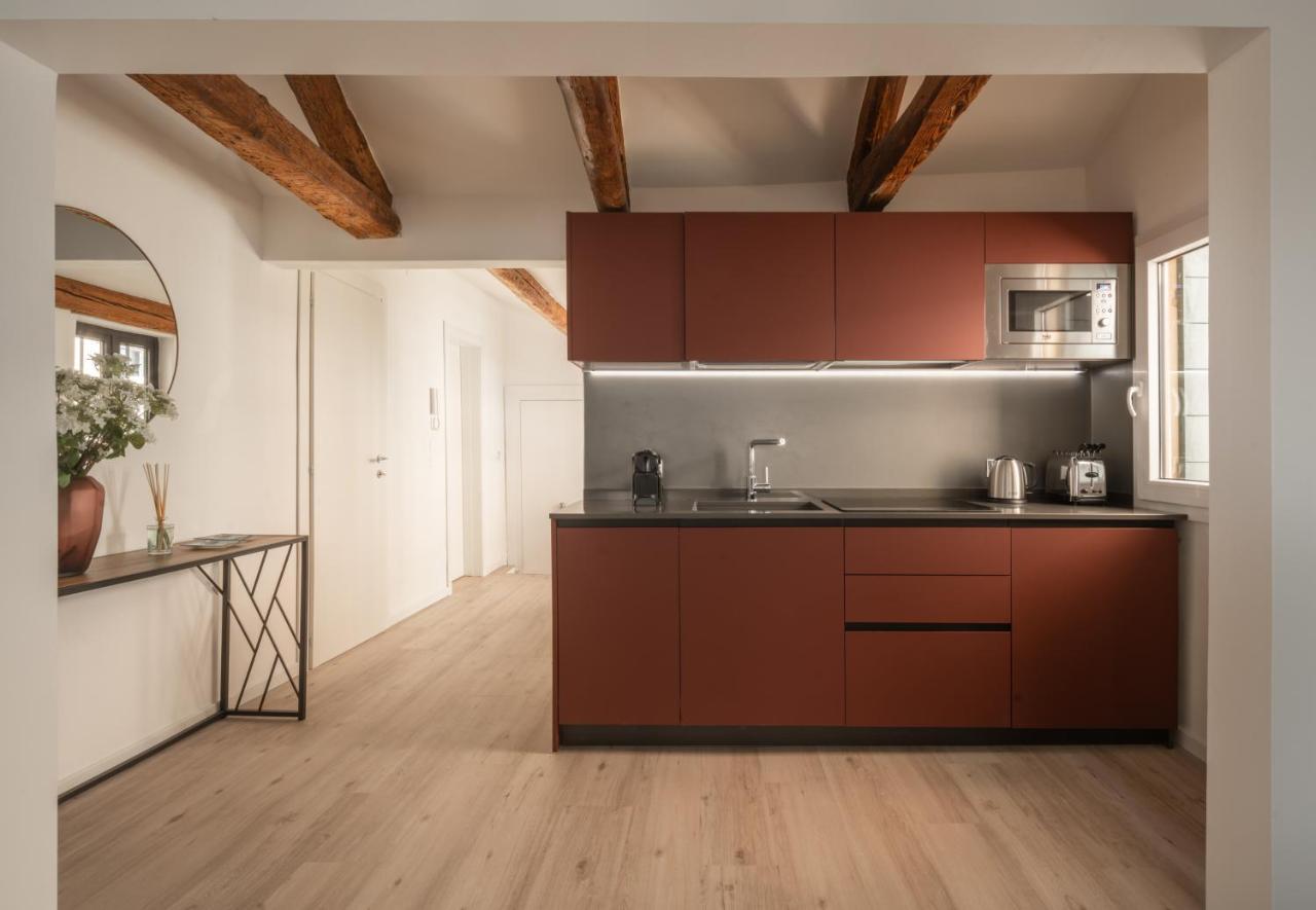 Sant'Aponal Cozy Apartment With Balcony R&R Venice Luaran gambar