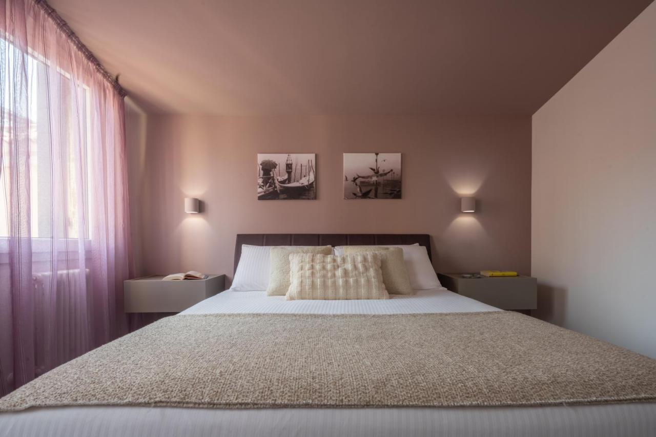 Sant'Aponal Cozy Apartment With Balcony R&R Venice Luaran gambar