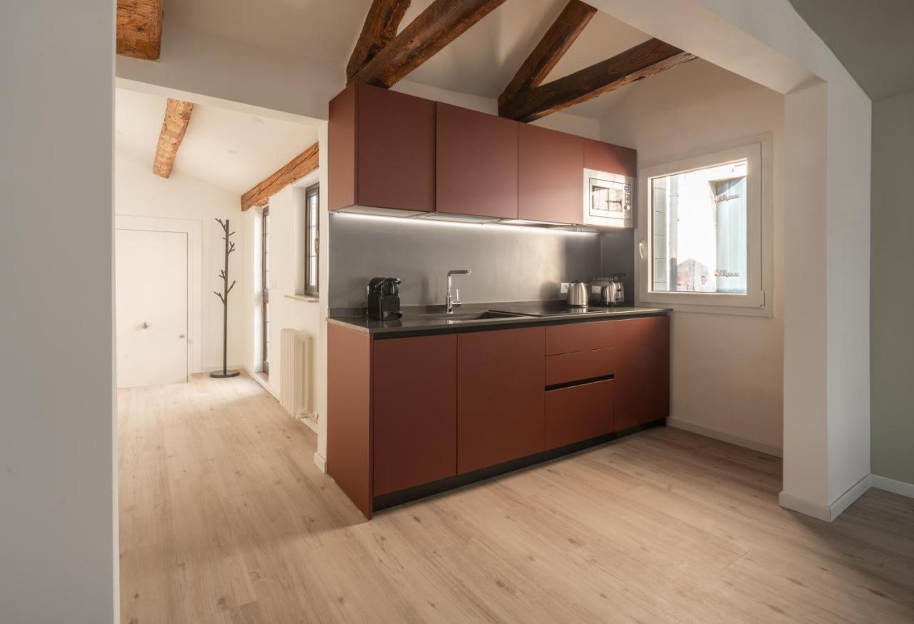 Sant'Aponal Cozy Apartment With Balcony R&R Venice Luaran gambar