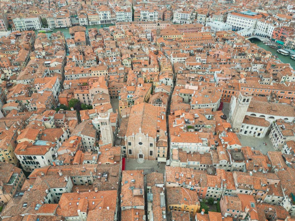 Sant'Aponal Cozy Apartment With Balcony R&R Venice Luaran gambar