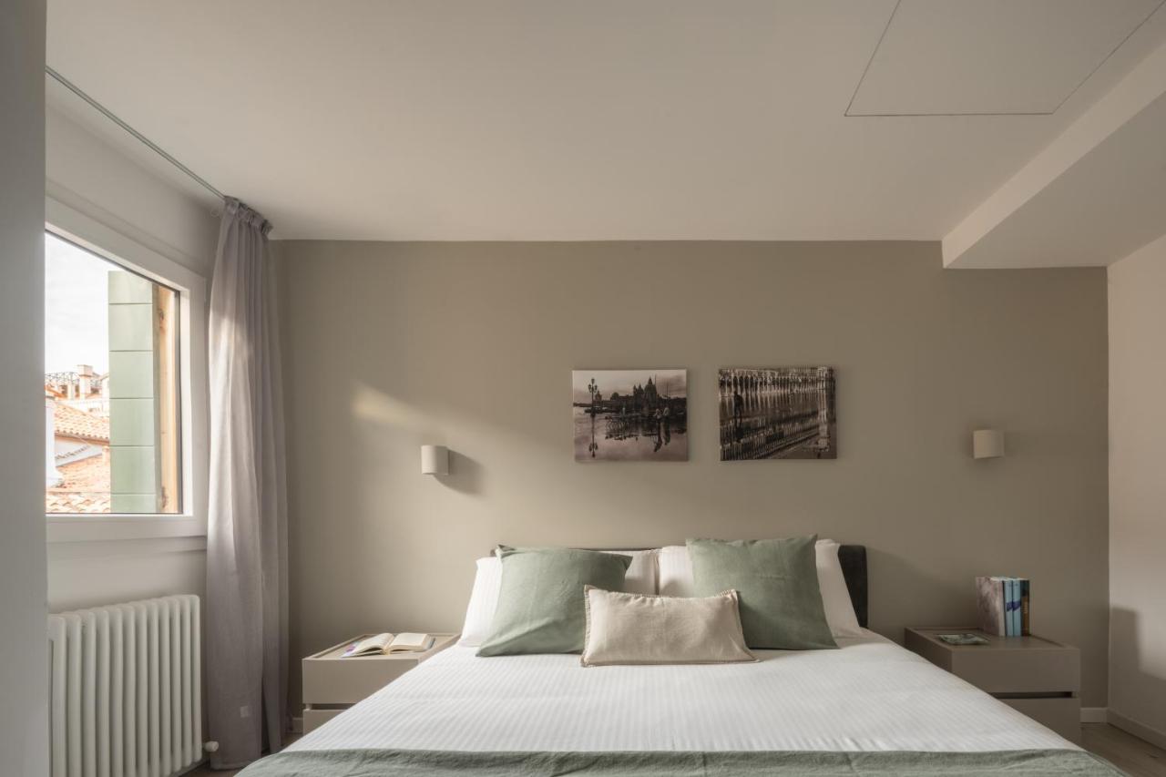 Sant'Aponal Cozy Apartment With Balcony R&R Venice Luaran gambar