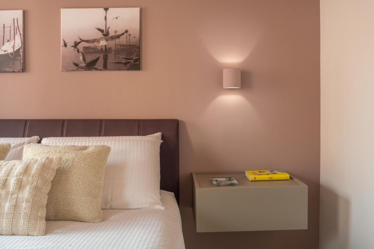 Sant'Aponal Cozy Apartment With Balcony R&R Venice Luaran gambar